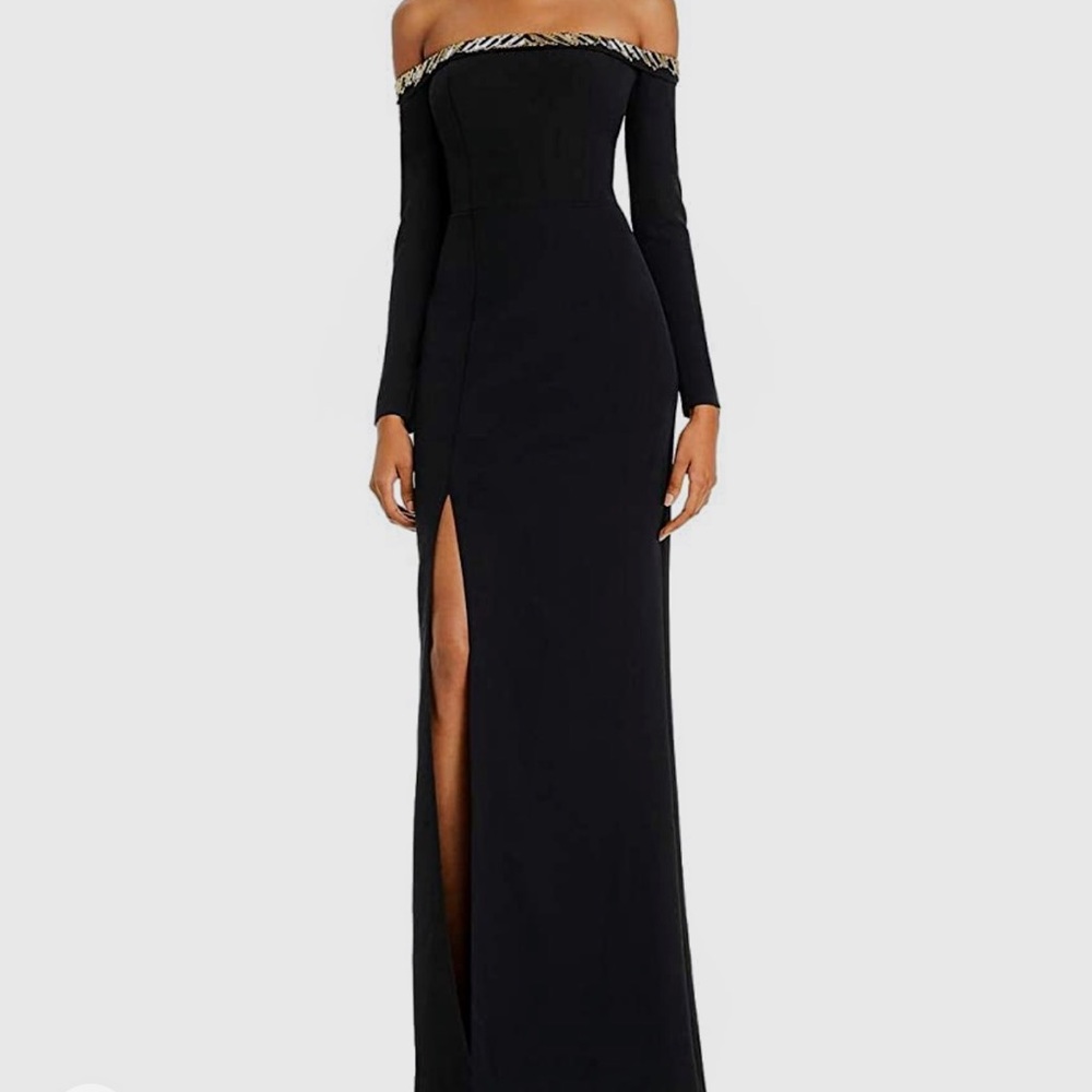 Aidan Mattox size 6. Stunning off shoulder evening gown. New never worn.